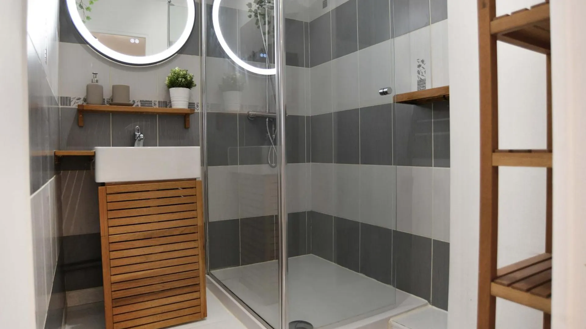 50 M Plage & Tram Superbe Appart Recent Nice Apartment